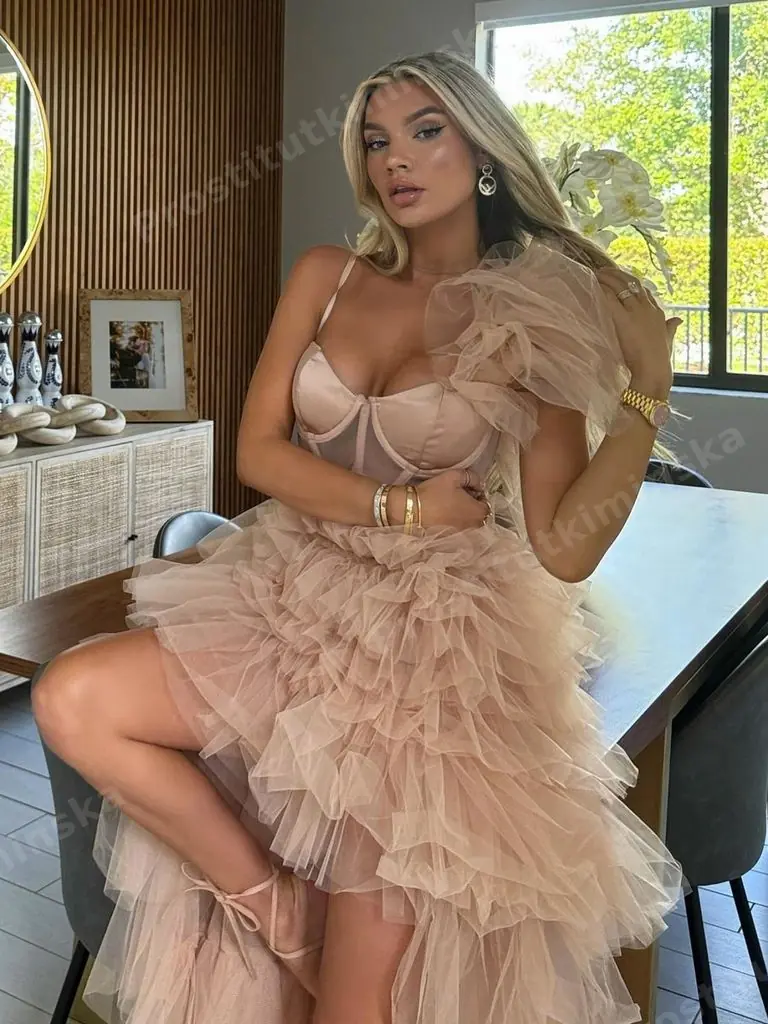 Юлиана, 28