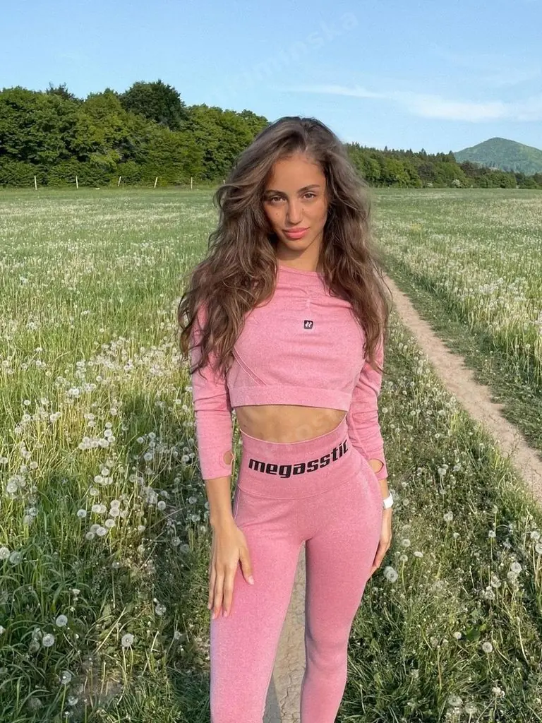 Агния, 25